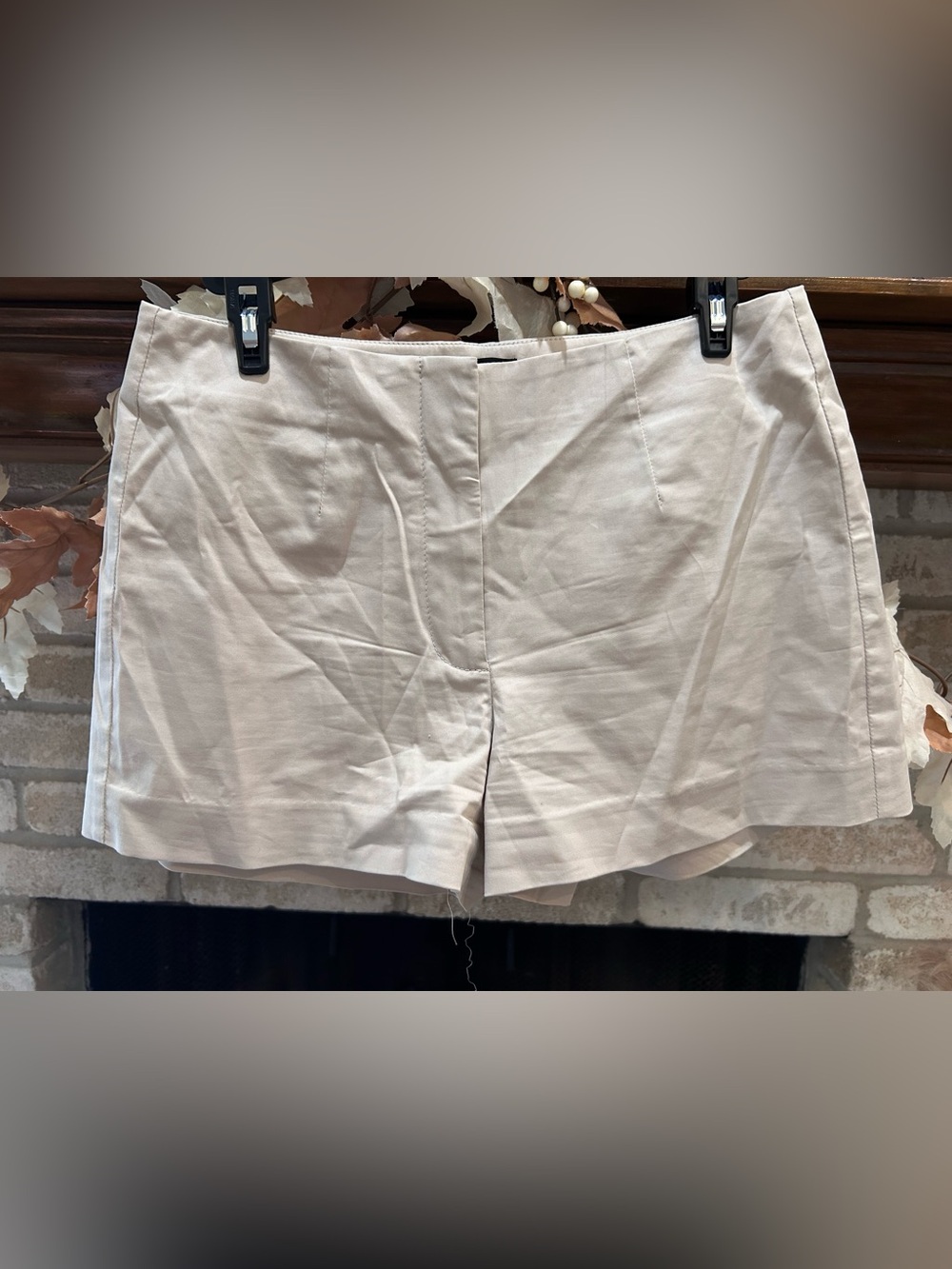 bebe Cream High-Rise Tailored Shorts EUC